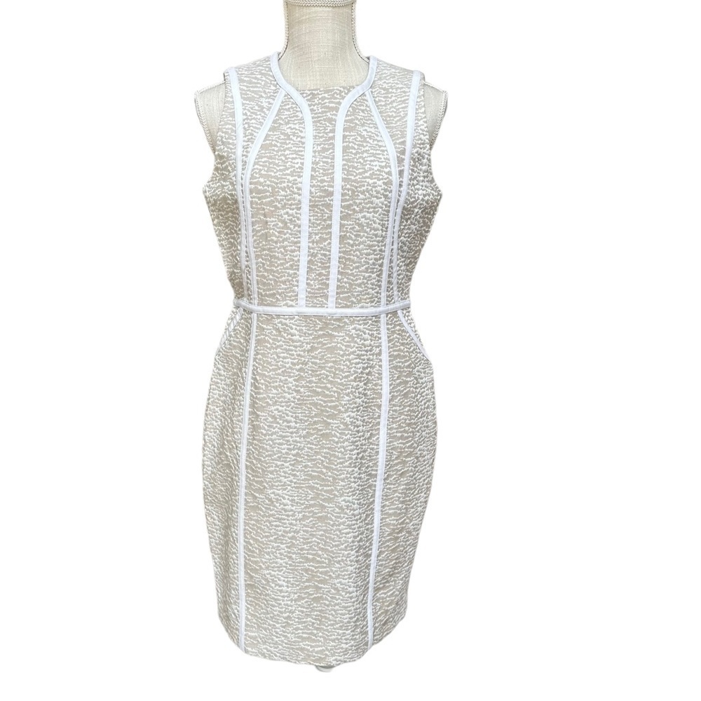 Calvin Klein Graphic Tan/White with‎ Whit line Sleeveless Sheath Dress Size: 10P